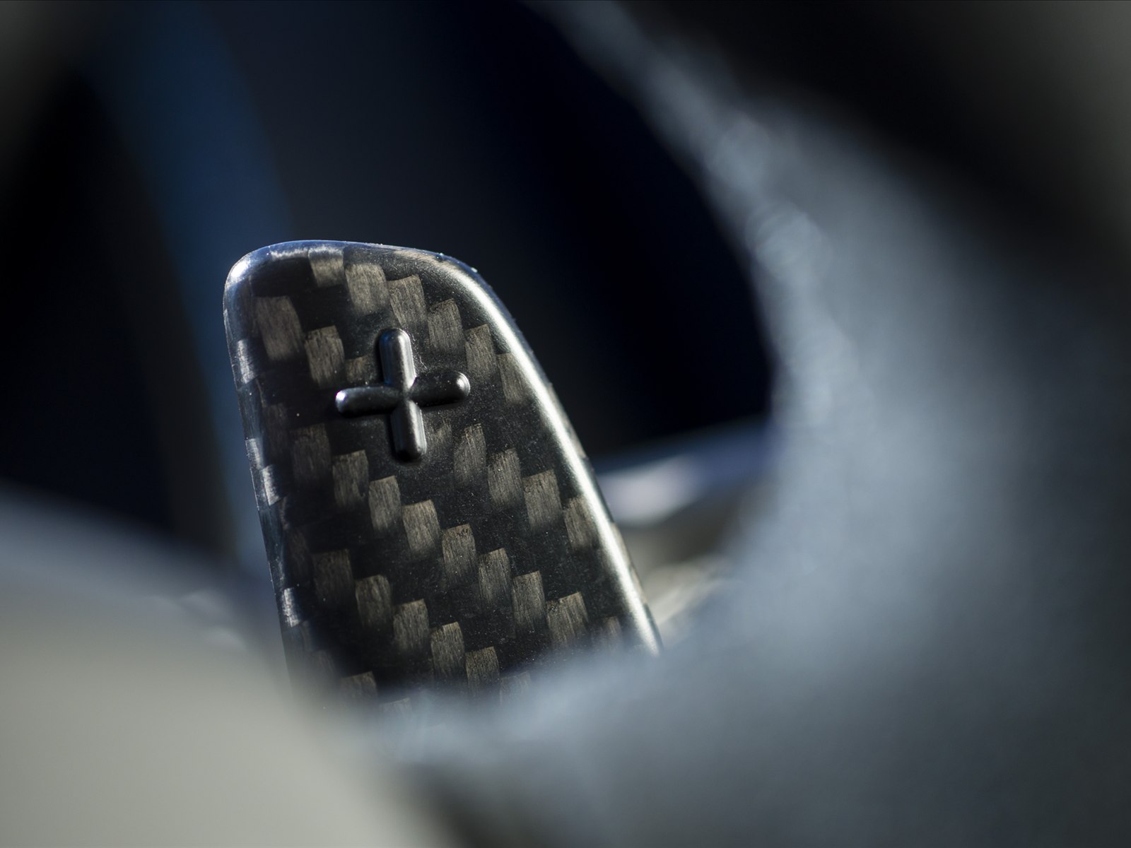 Aston Martin V12 Vantage S 2014